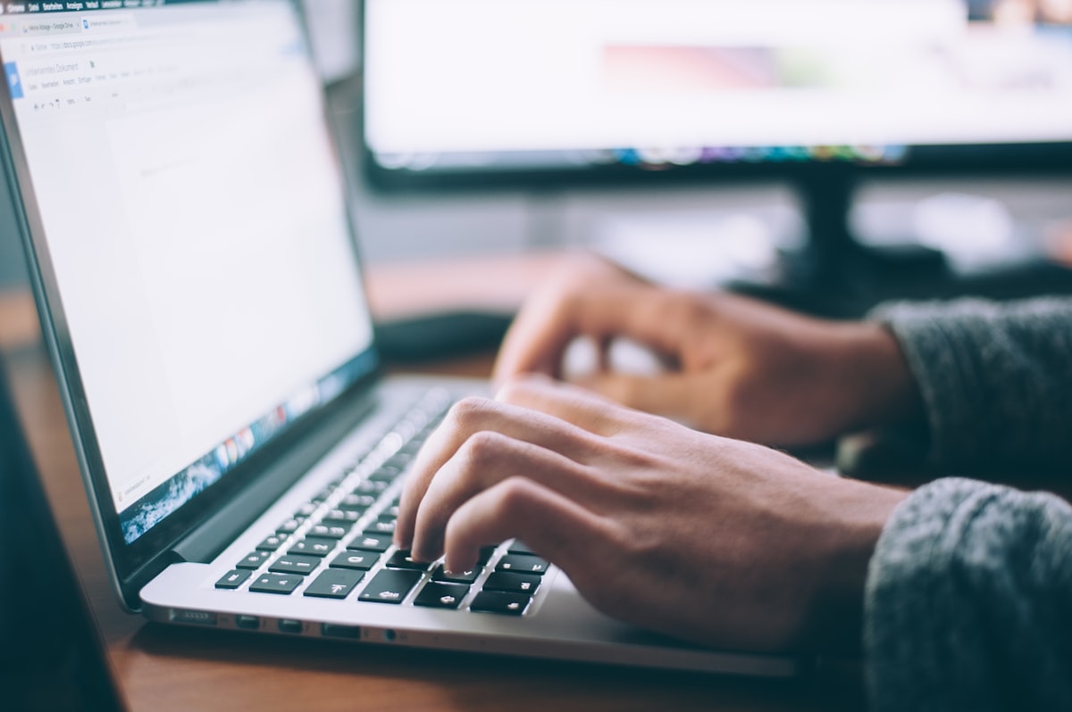 How to Choose a Domain Name in Cyprus: .com.cy or .com